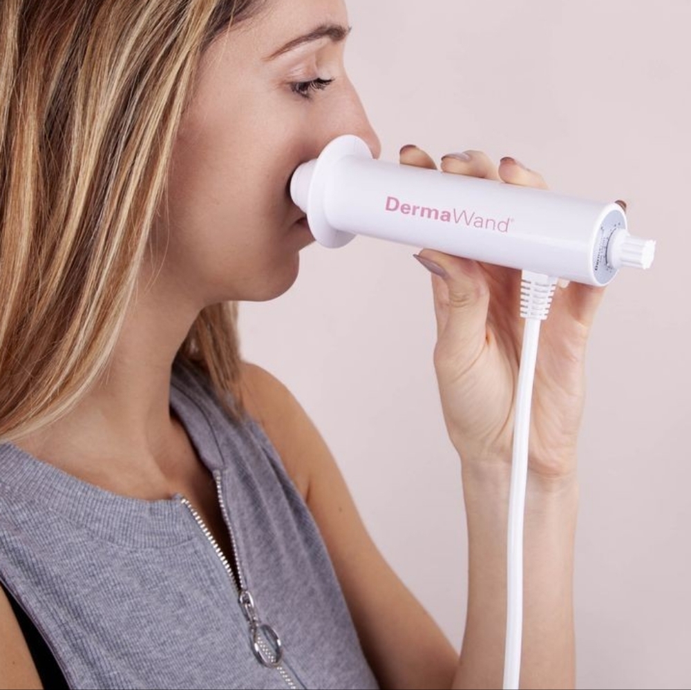 Derma Wand High Frequency Current Tool for rejuvenating the face